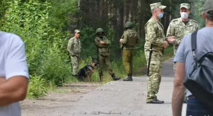 «Новый Освенцим»: СМИ Беларуси опубликовали подробности строительства лагеря для протестующих