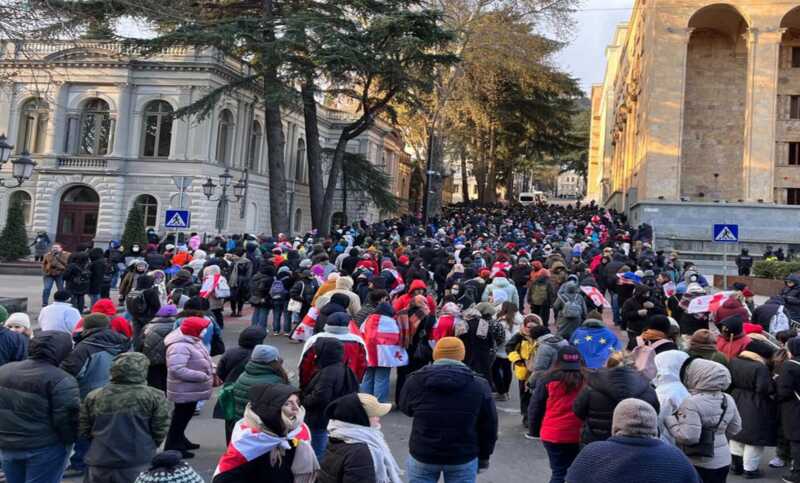 В Тбилиси проходит акция протеста против президентских выборов