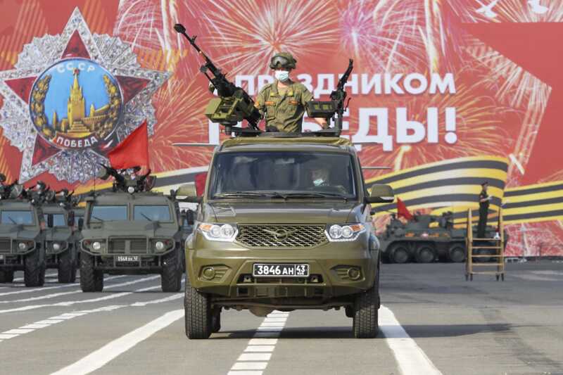 Депутат Журавлев охарактеризовал намеки Зеленского на возможные планы нанести удар по параду Победы как серьезные