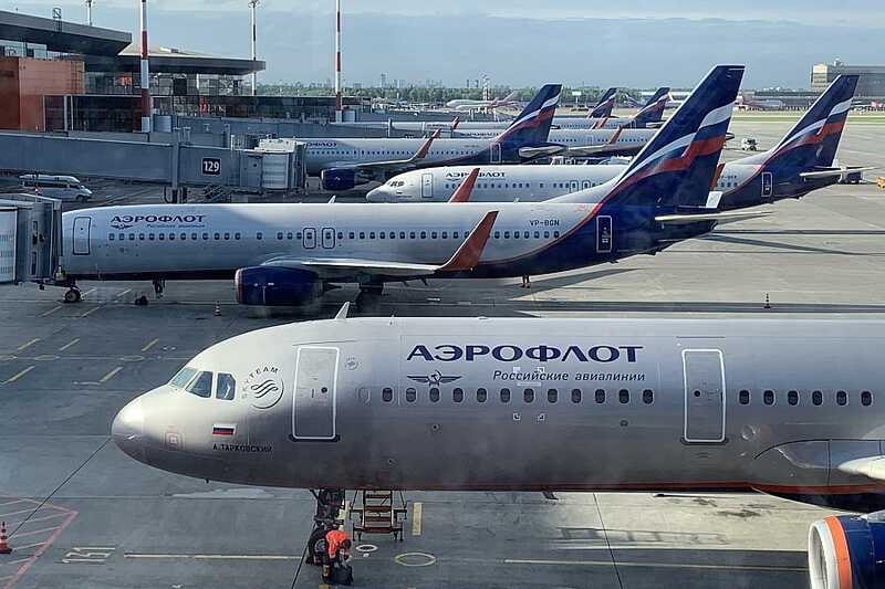 Авиакомпании России массово отменяют полёты в Москву
