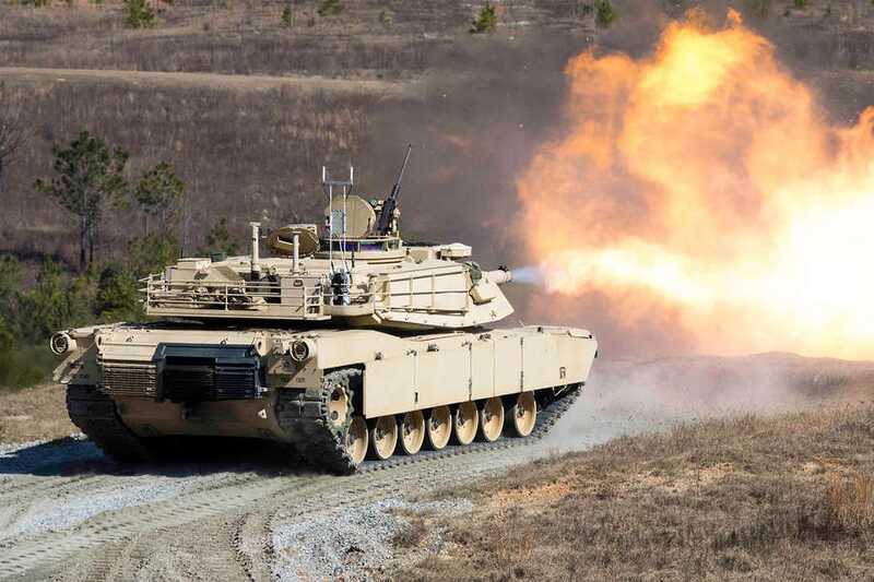 Австралия приступила к загрузке списанных танков Abrams для отправки в Украину