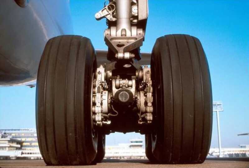 Польские власти прекратили транзит шин для Boeing через Беларусь и Россию