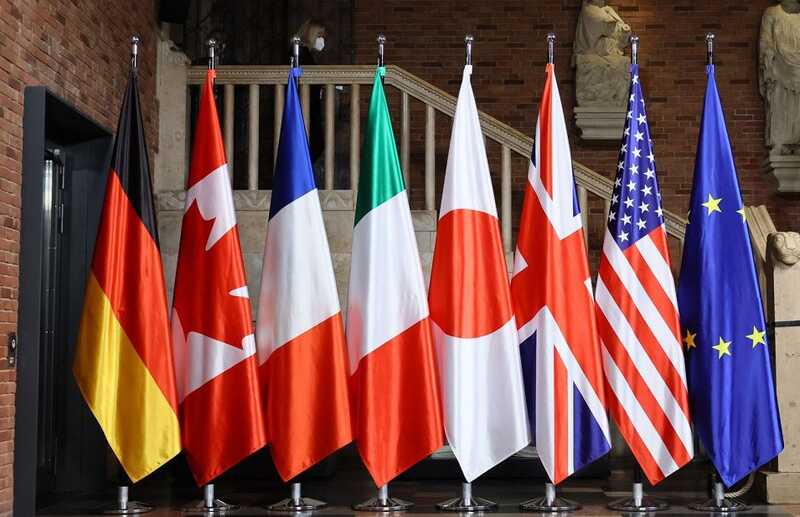 Саммит G7 разрабатывает новые санкции в ответ на военные действия России в Украине
