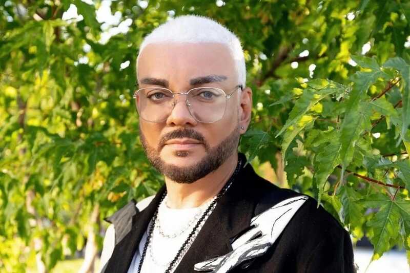 Филипп Киркоров был госпитализирован из-за осложнений после ожога, полученного на концерте