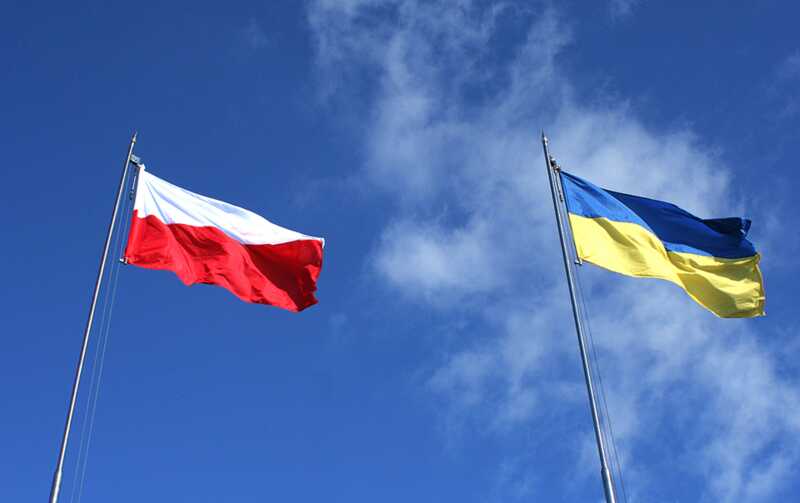 На границе между Польшей и Украиной были найдены оставленные контейнеры с оружием, которое предназначалось для Украины