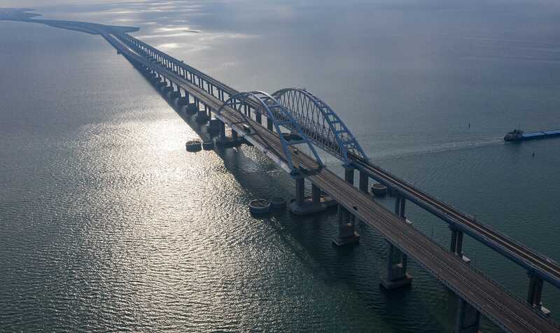 В Крыму закрыли мост из-за опасности атаки морских беспилотников
