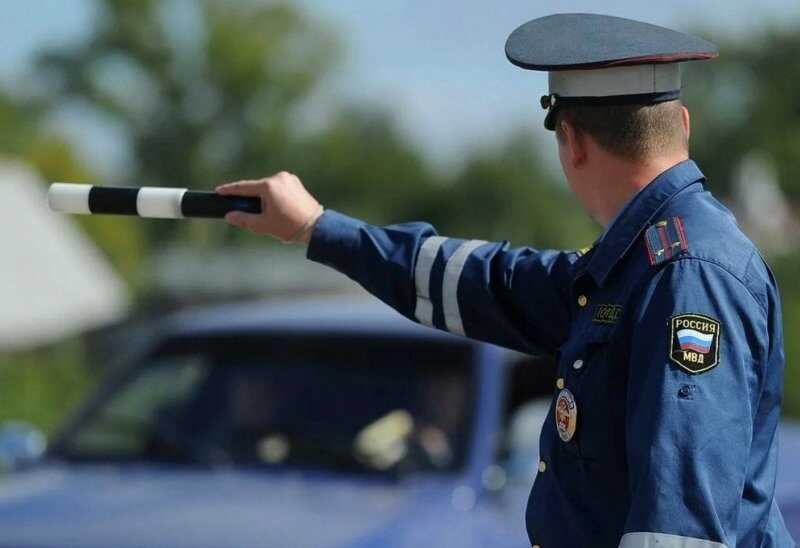 В Новосибирске инспекторы ГИБДД брали деньги за "неэвакуацию" автомобилей